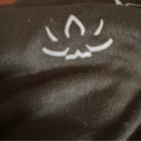 NWT Beyond Yoga Infinity Hidden pocket Scarf Black NEW Exercise Hidden Pocket - Picture 11 of 14